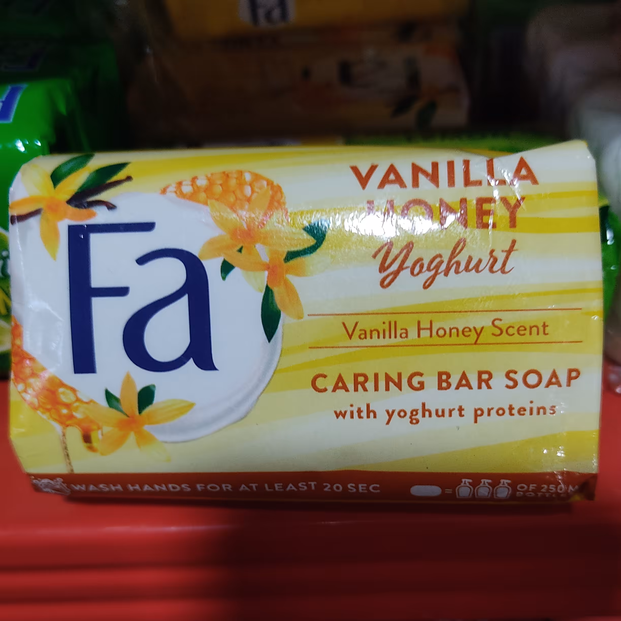 صابون فا (Fa)اصلی ساخت کشور امارات متحده اسانس ویتامین عسل و ماست 125 گرمی 