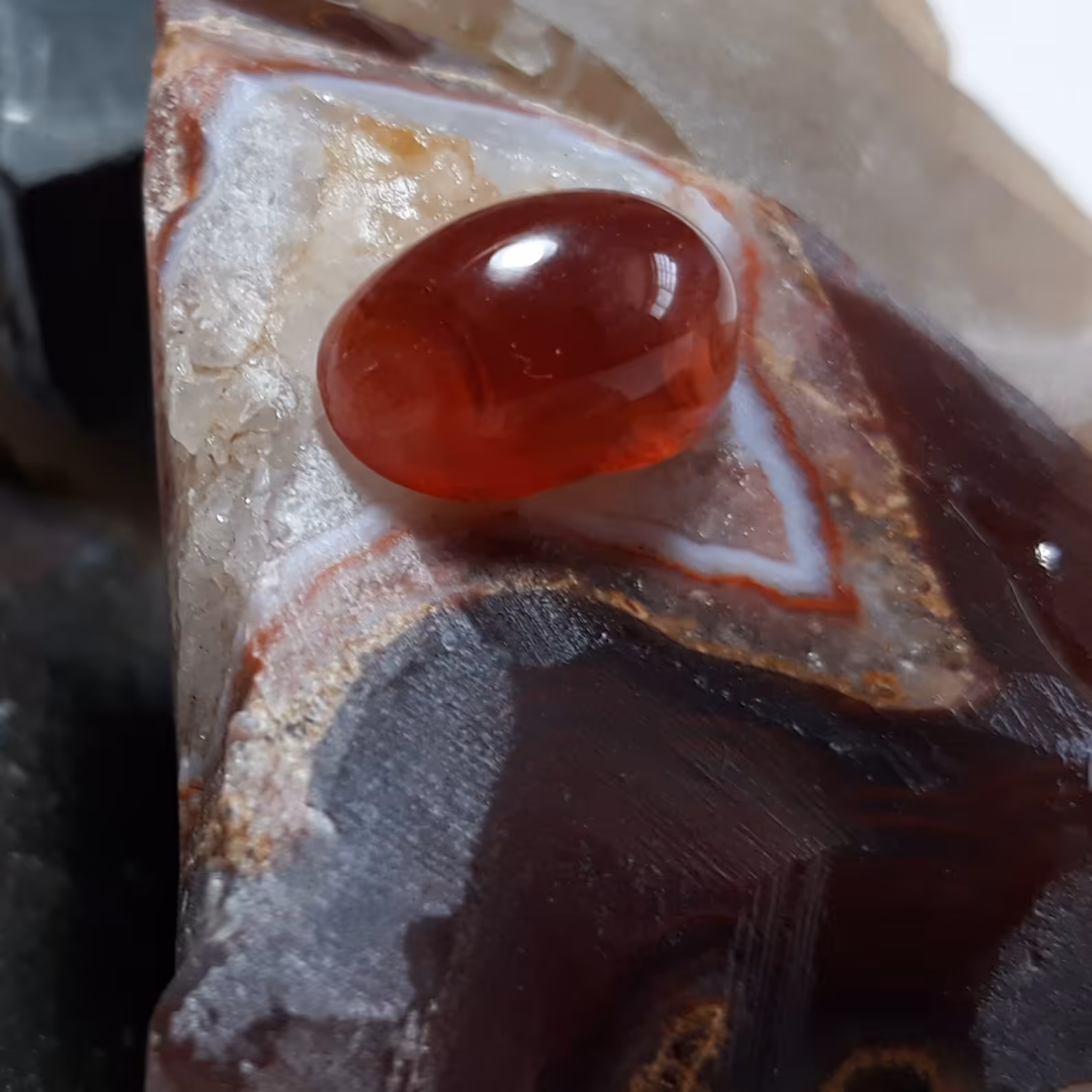 عقیق سرخ آبدار