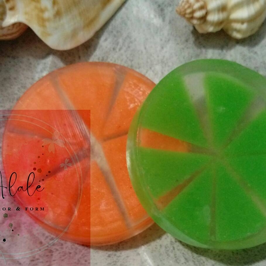 صابون گلیسیرینه مدل قاچ پرتقالو لیمو  رنگ نارنجی وسبز و زرد