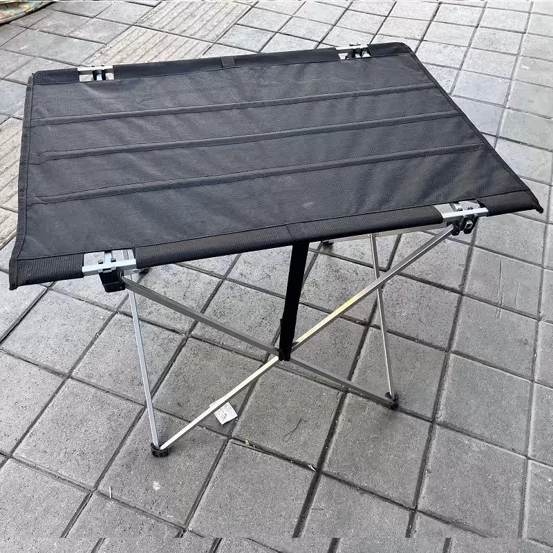 میز تاشو مسافرتی با اسکلت ضربدری و رویه برزنتی تقویت شده  کم جا و سبک کد8 | amazonchi