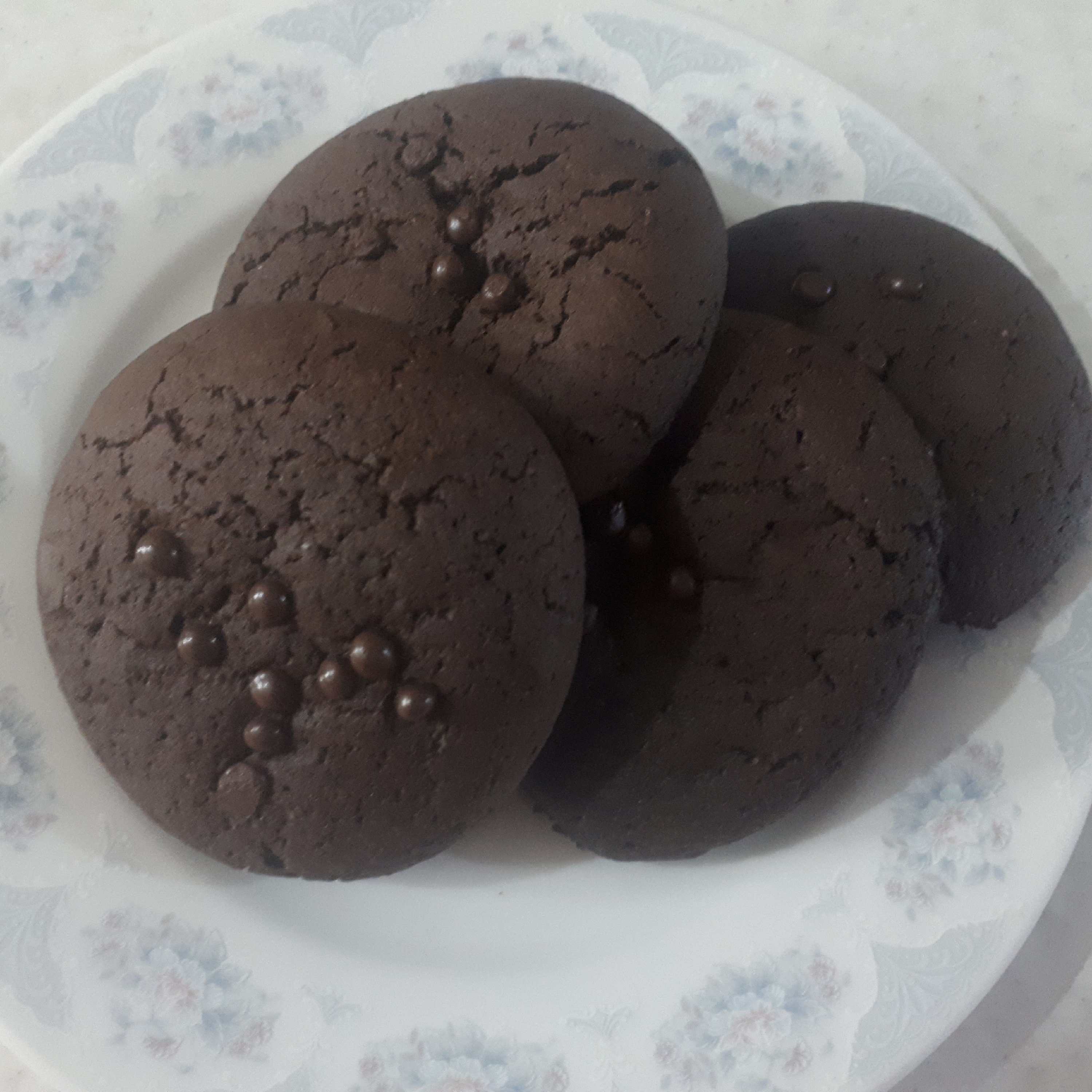 کوکی کاکائویی خانگی با رویه شکلات یا اسمارتیز(ارسال پس کرایه)
