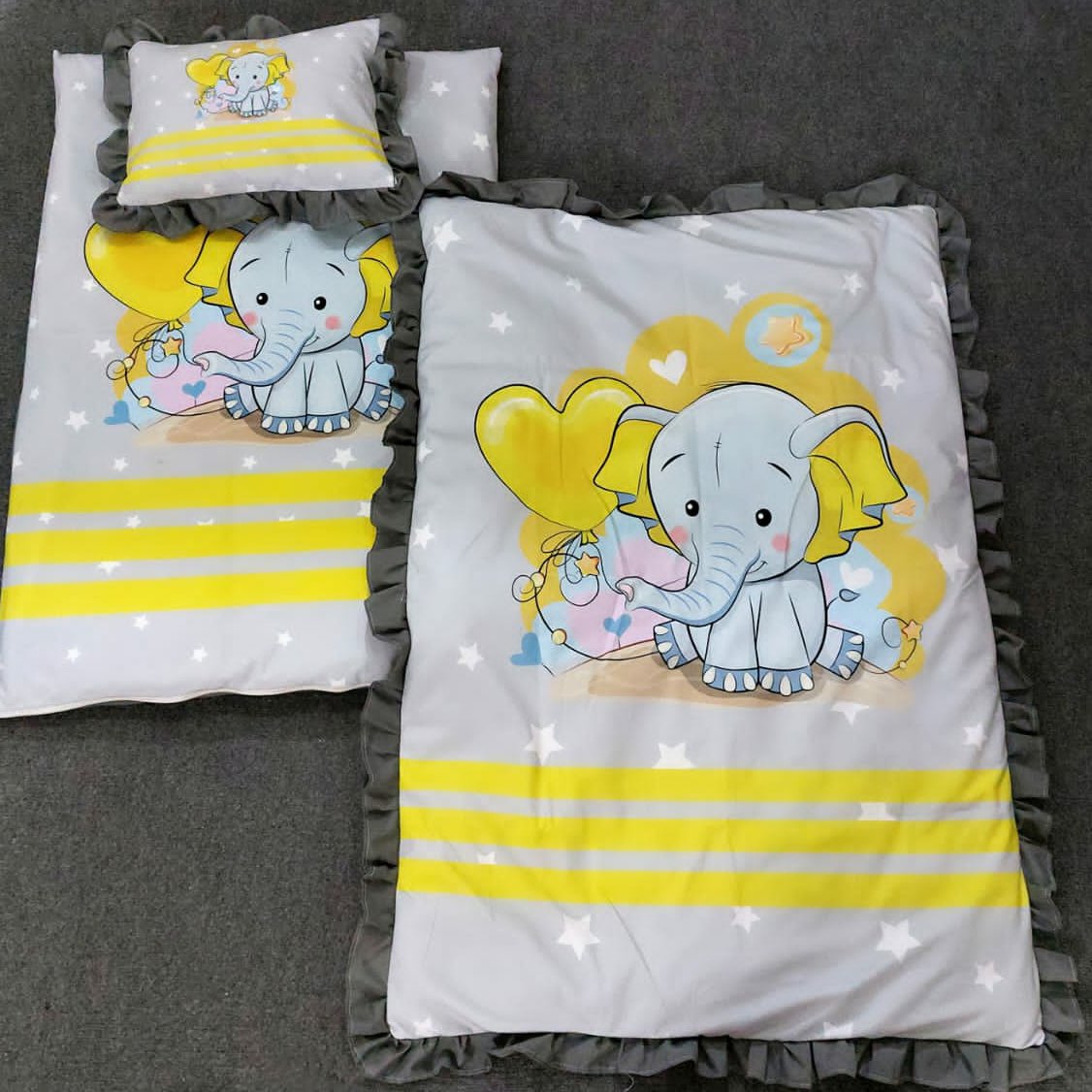 ست دمه دستی ساده سایز دو  شامل تشک پتو دورچین و بالشت  دور چین