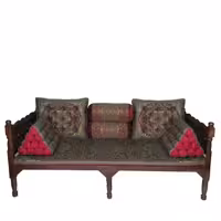 شاه نشین، سرویس پشتی ترمه، با حاشیه قرمز رنگ