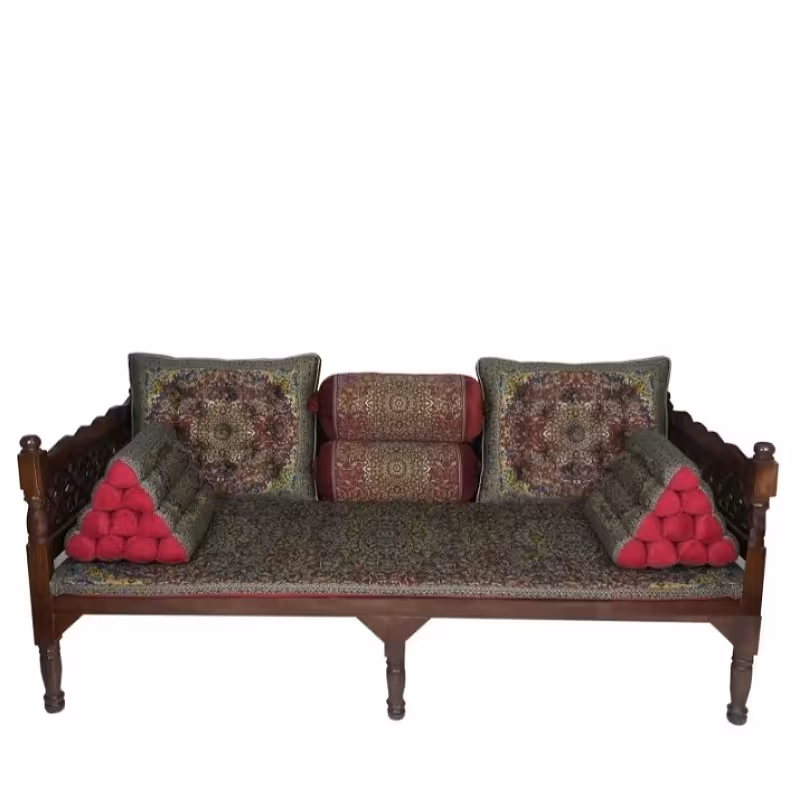 شاه نشین، سرویس پشتی ترمه، با حاشیه قرمز رنگ