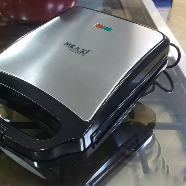 دستگاه اسنک ساز وساندویچ ساز2 کاره گریل و اسنک
صفحات جداشونده قابل شستشو 
سایز بزرگ