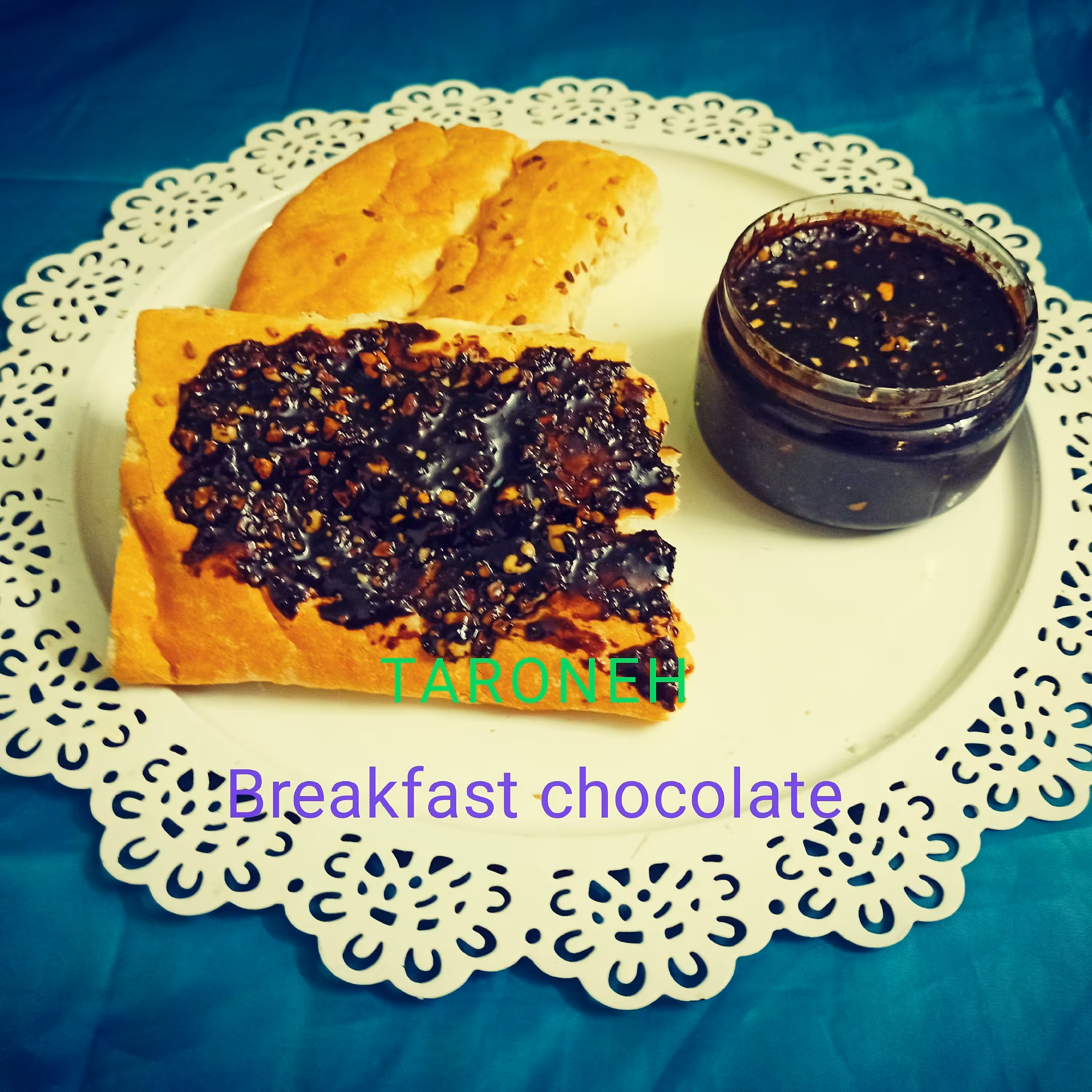 شکلات صبحانه فندقی با شیره خرما