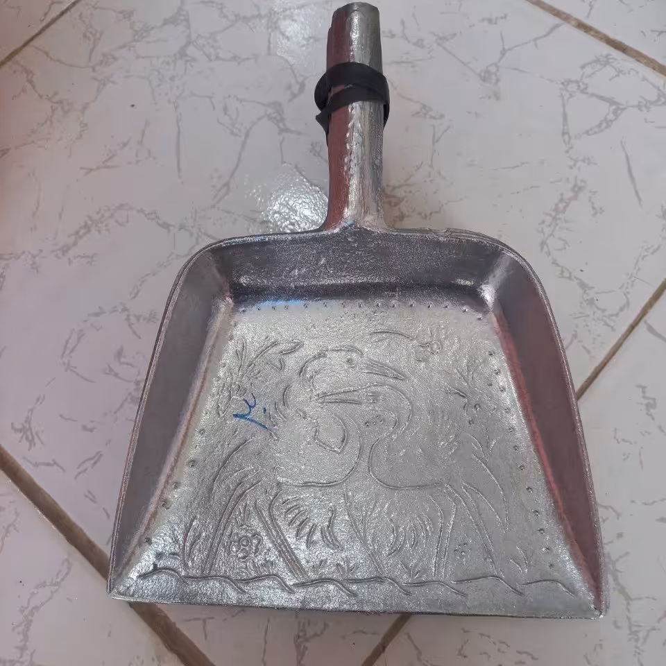 خاک انداز  فلزی