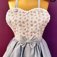 پیشبند دو دامنه قلبی  جنس کتان نخ پشت کار پارچه ضد آب اسپان