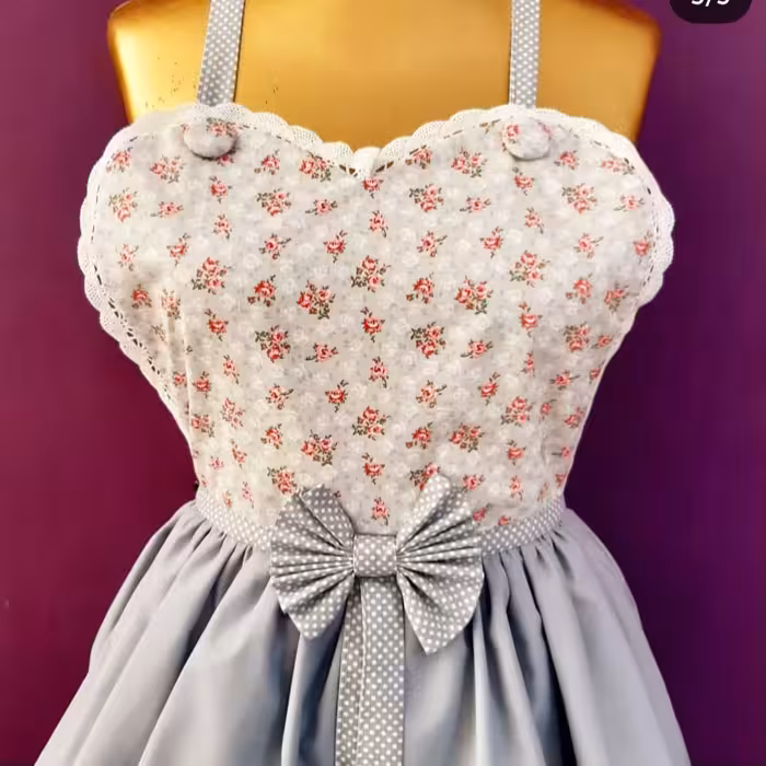 پیشبند دو دامنه قلبی  جنس کتان نخ پشت کار پارچه ضد آب اسپان