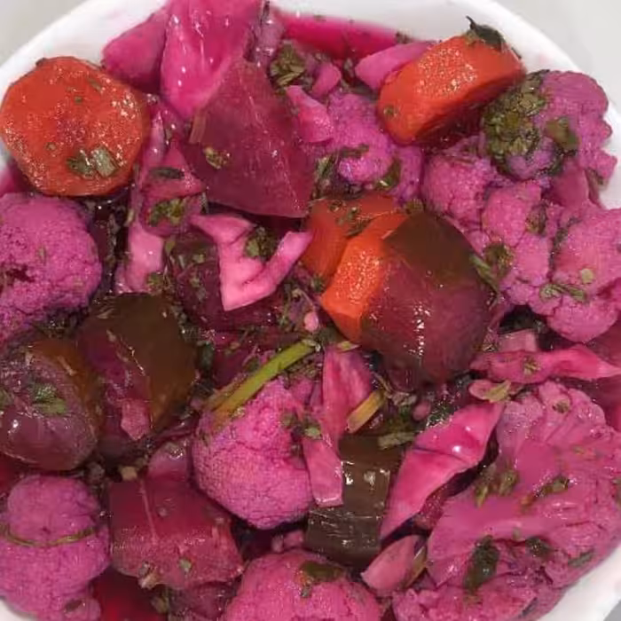 ترشی مخلوط قرمز یک کیلویی گیلان .رشت