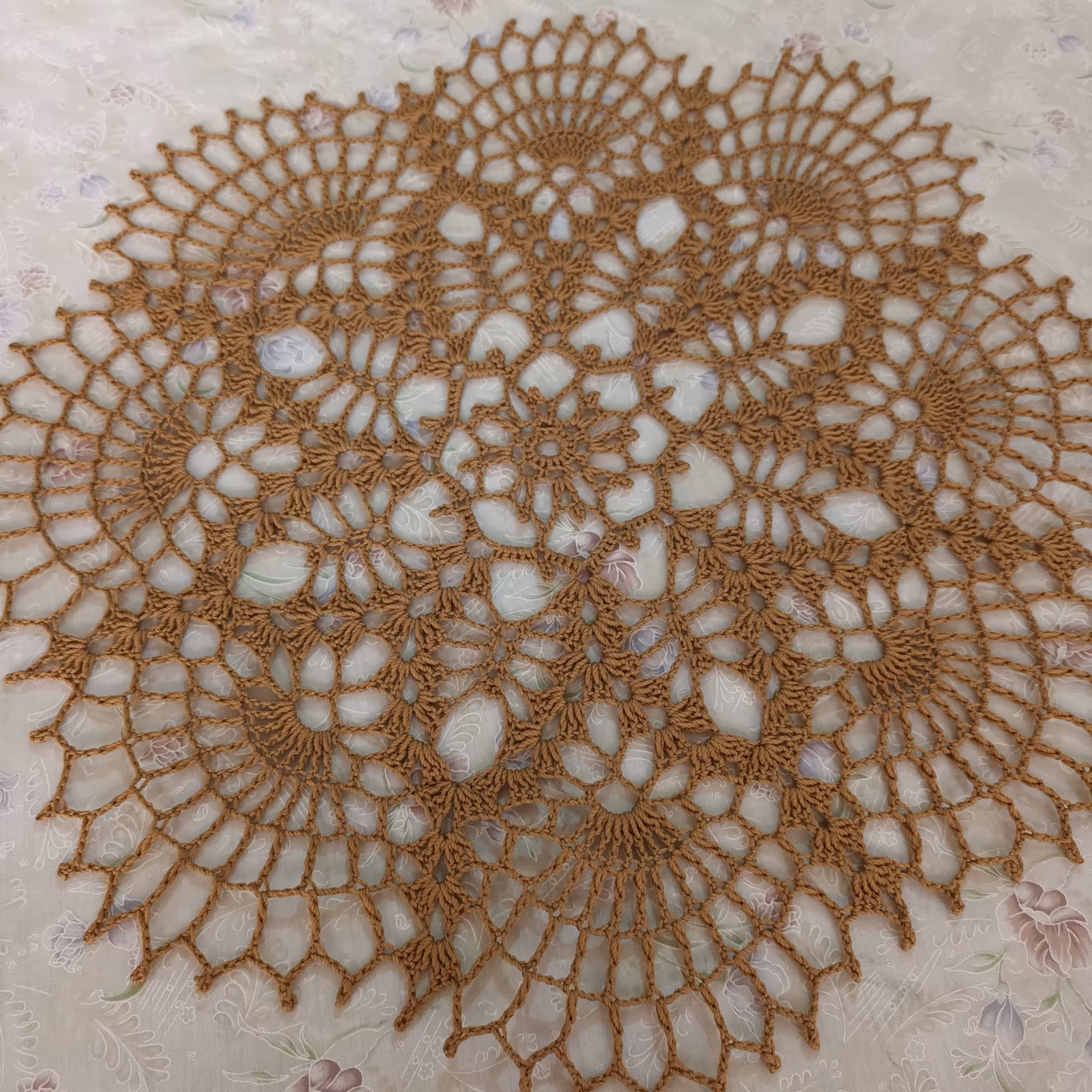  رومیزی  .کاموا مرسیریزه.اندازه 32 یانت .مناسب برای میز عسلی پک دو عددی