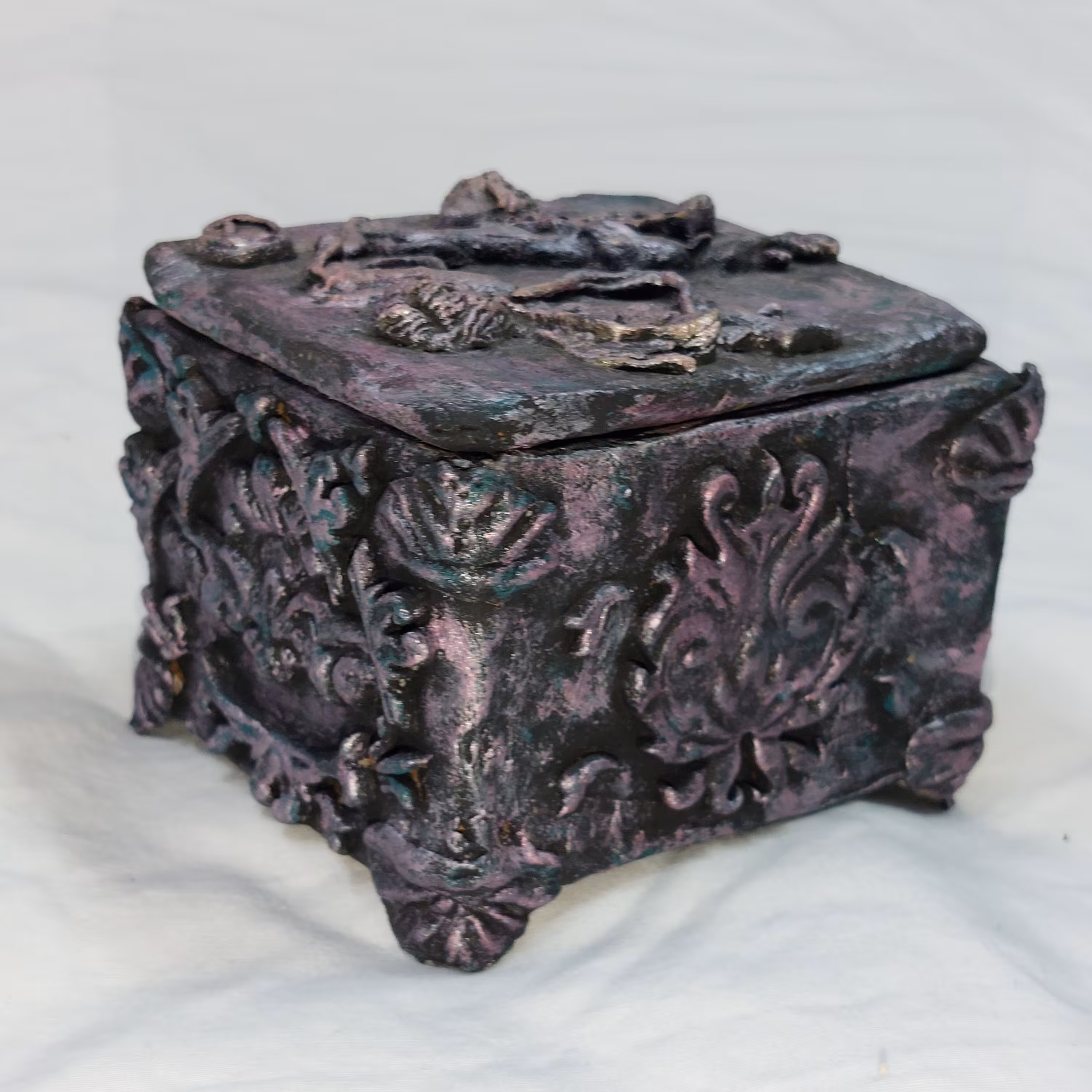 جعبه جواهرات طرح فرشته در وزن 100 گرم و 9در 8 و ارتفاع 7 سانتی متر