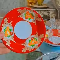 نعلبکی شاه عباسی چینی پارس در دو رنگ قرمز و مشکی طلا کوب 