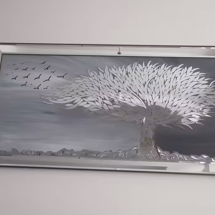 تابلو دکوراتیو اینه کاری ونقاشی وزن 5 کیلو گرم رنگ فیلی قابل شستشو وبسیار زیبا