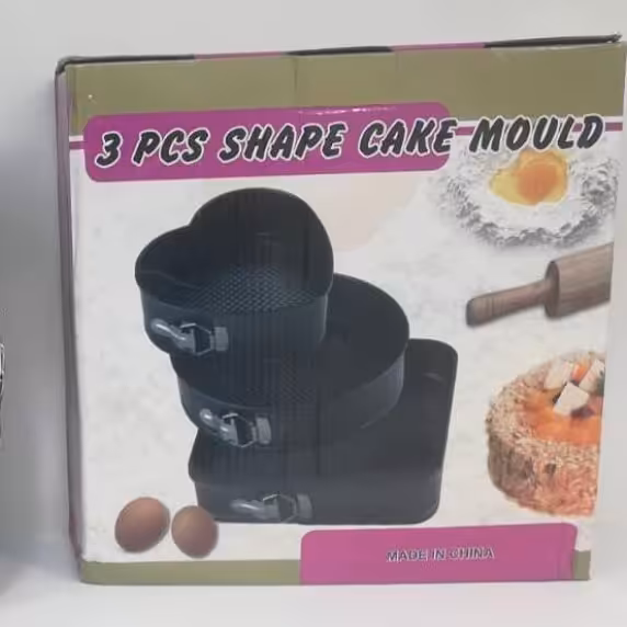 قالب کیک کمبر بندی در سه طرح مختلف
طرح قلب 
مربع
دایره
جنس تفلون 
رنگ مشکی