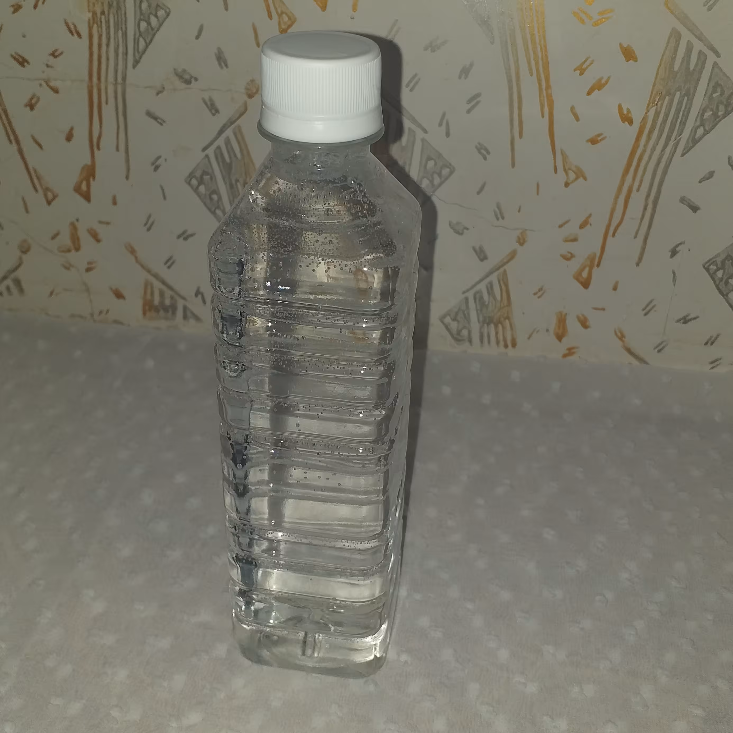 گلاب ممتاز  و بسیار خوش بو که برای اعصاب و مقوی معده و روده میباشد و درمانی برای سر درد 