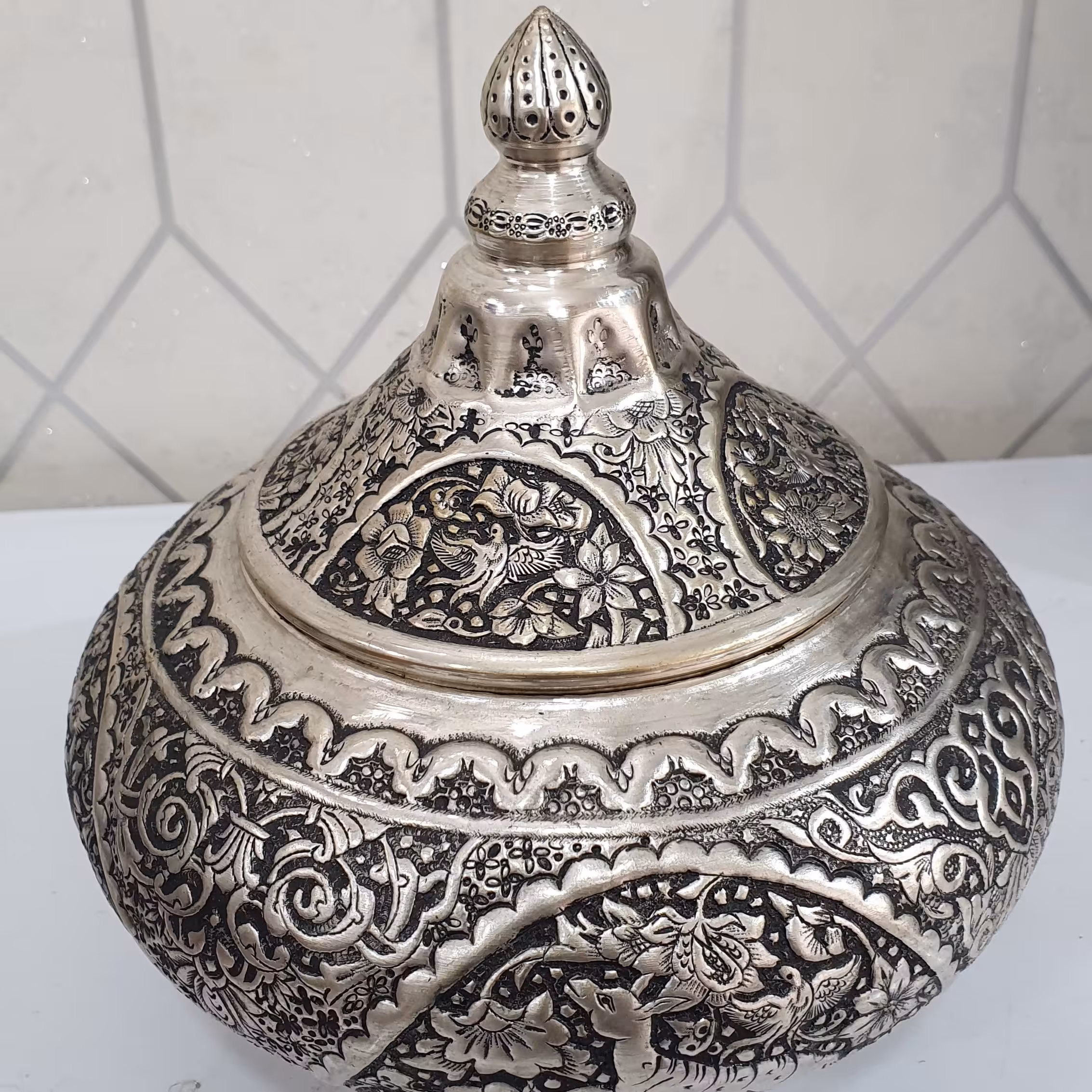 شکلاتخوری نقره نما (اب نقره)