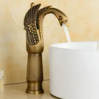 شیر روشویی پایه بلند قو طلا مات