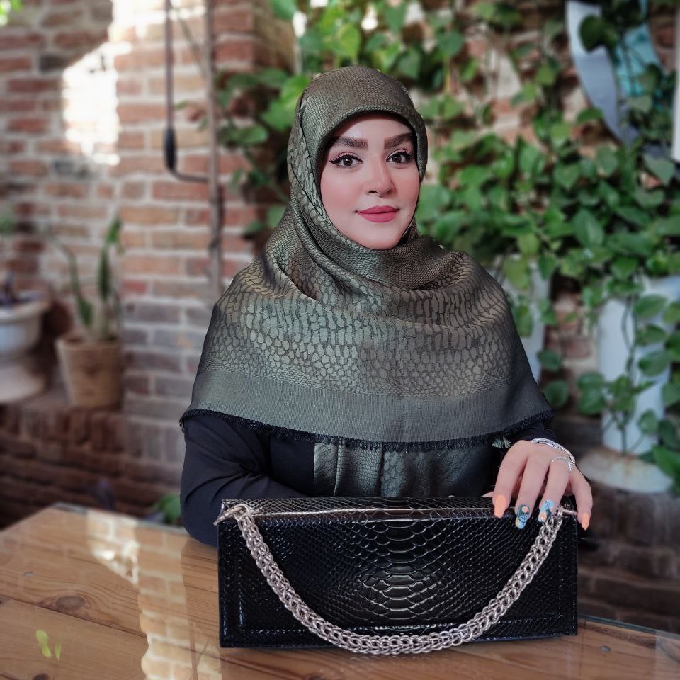 روسری نخ ابریشم ژاکارد دورو لمه دار وارداتی طرح پوست ماری زیتونی(ارسال رایگان)