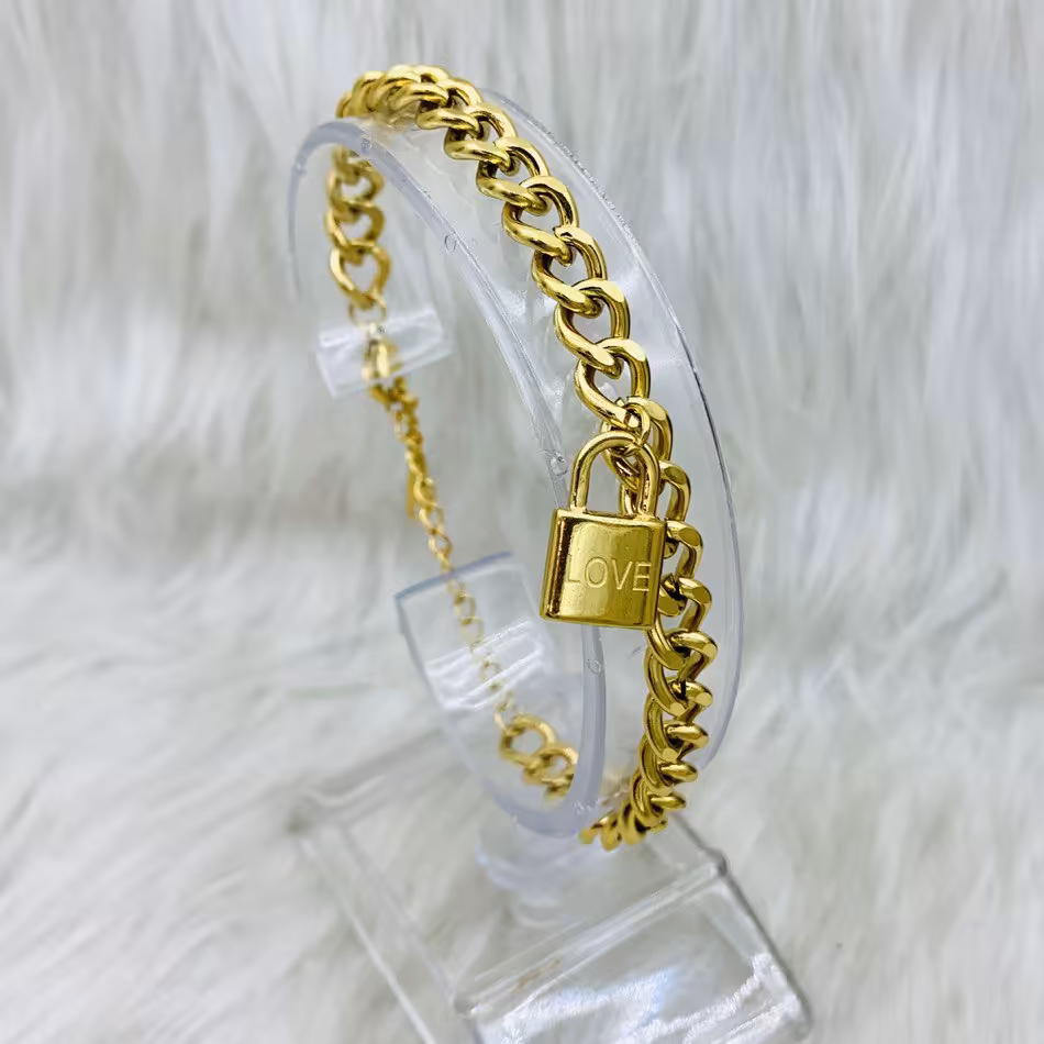 دستبند استیل آویز قفل کد 1070124 با ارسال رایگان 