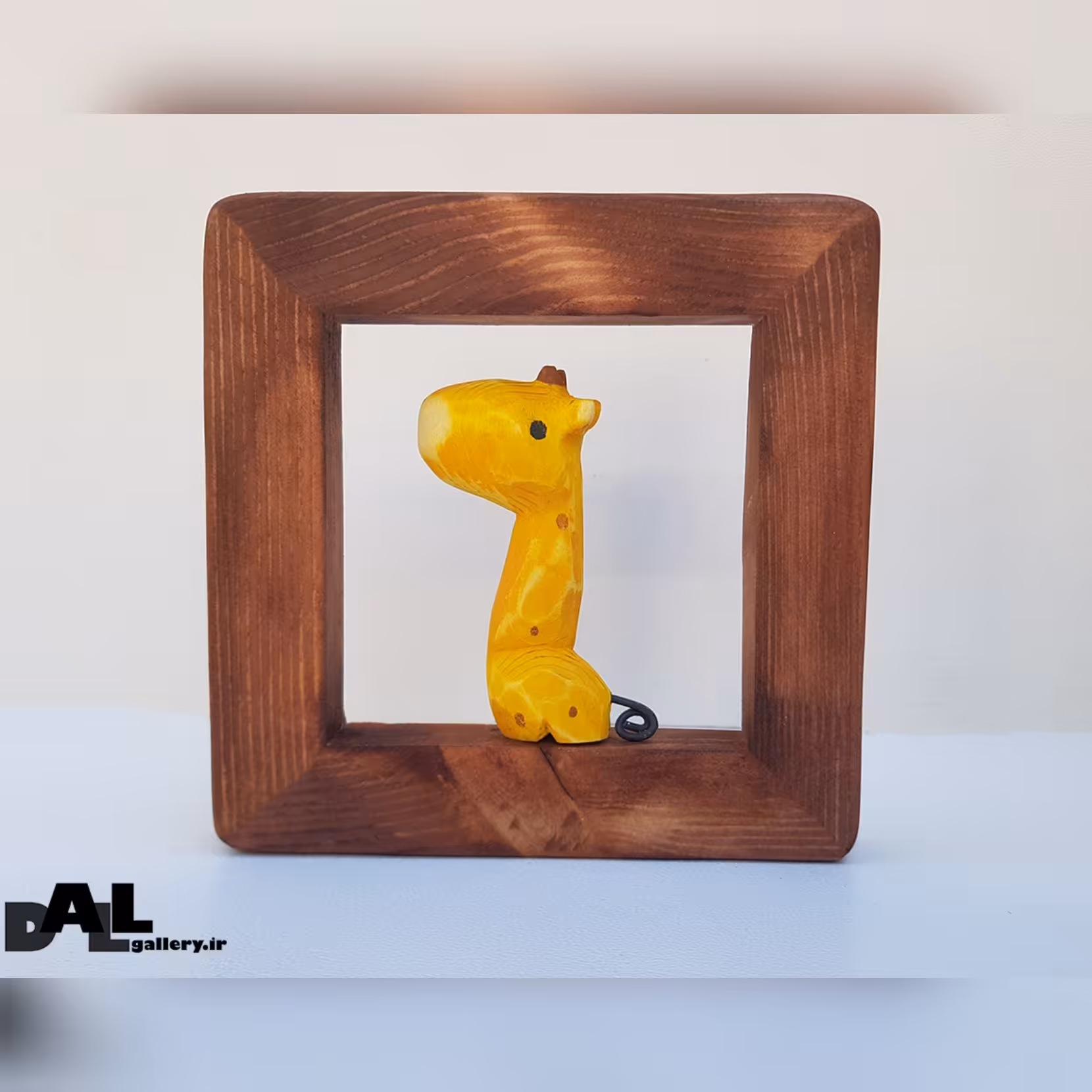 قاب چوبی مجسمه زرافه چوبی  پیکرتراشی شده تزیینی دست ساز (دستساز ) دکوری 