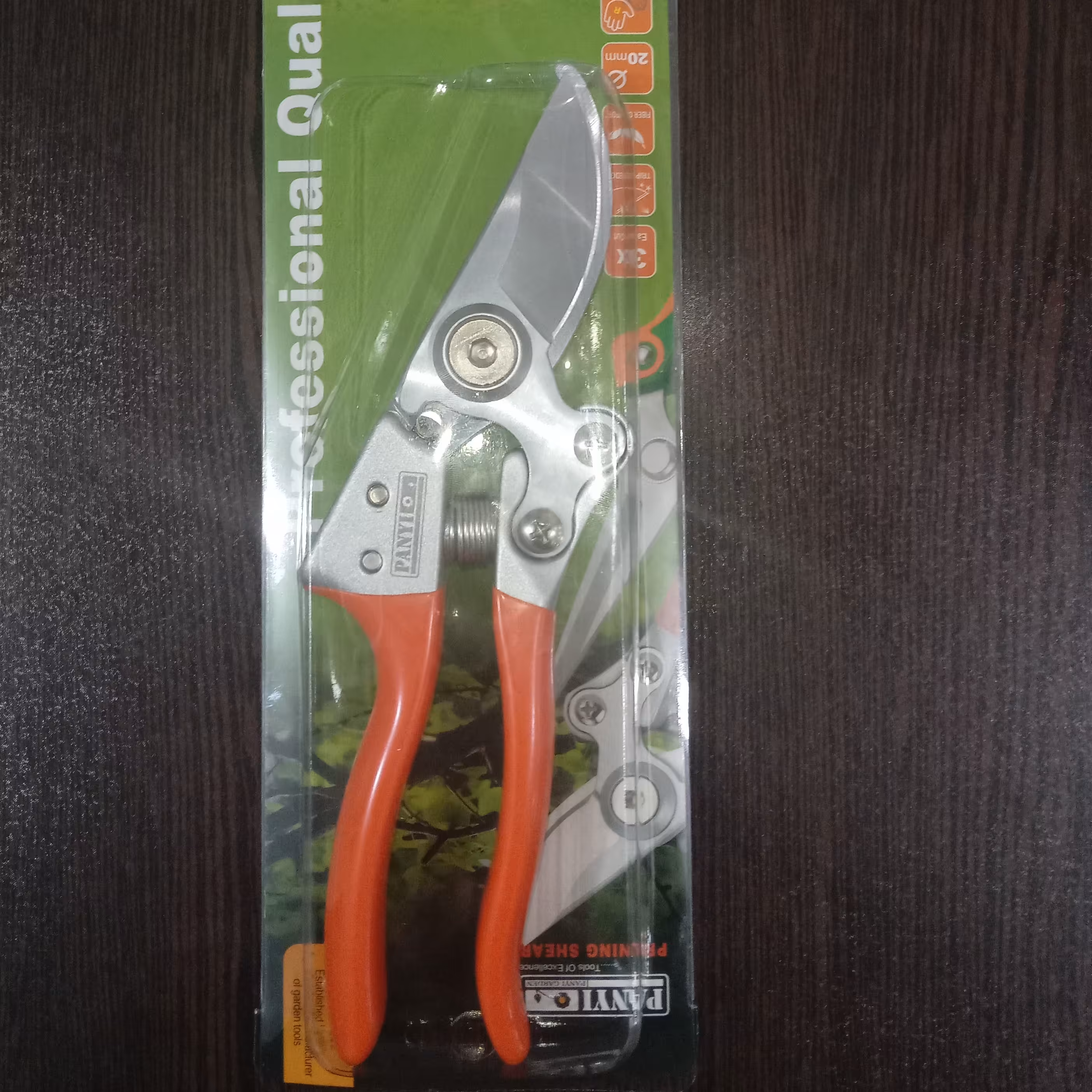 قیچی باغبانی pani پانی تایوانی  با تیغه حرفه ای sk5  برند قدیمی  و کمیاب  تولید قبل ،برند اصلی  