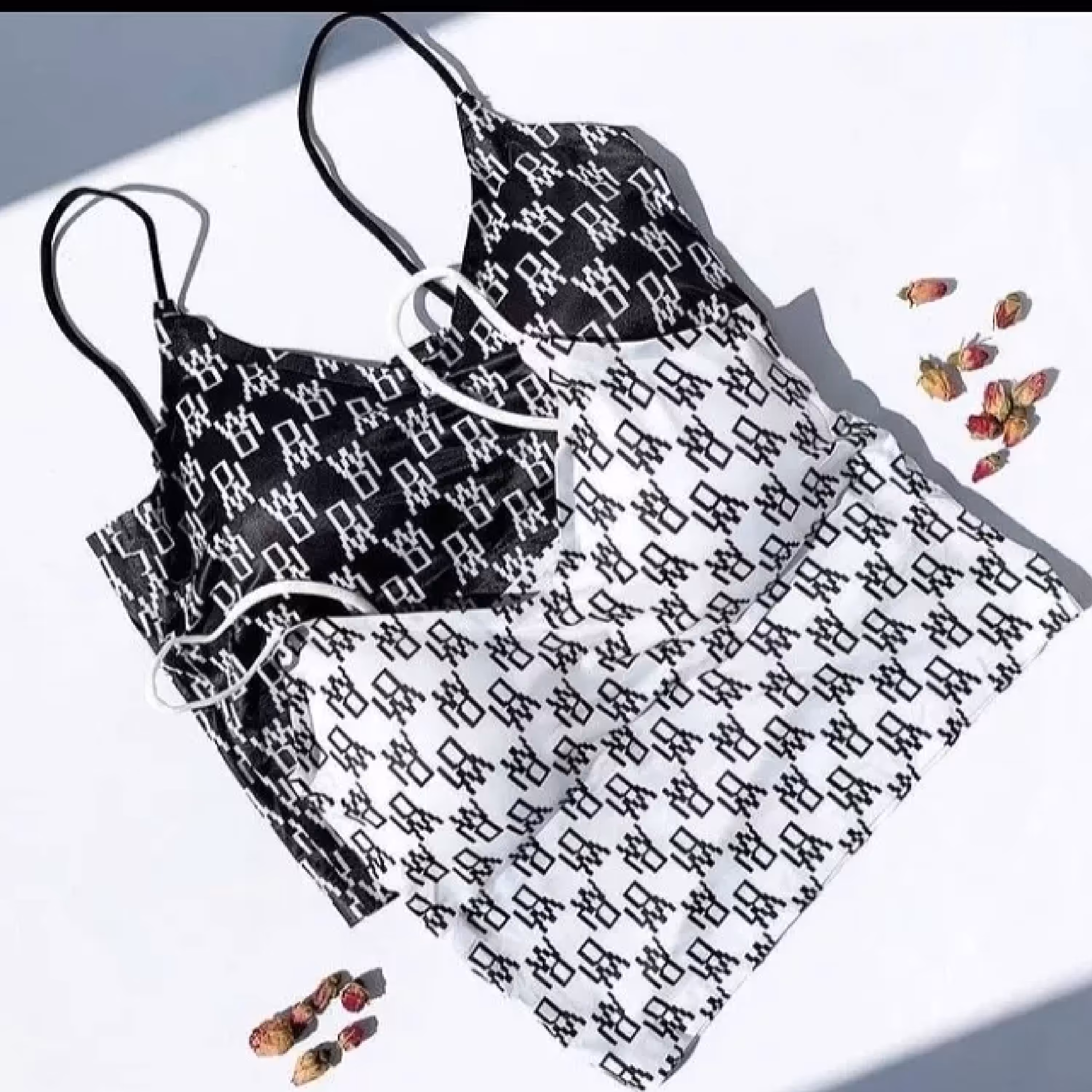 کراپ نیمتنه پدمتحرک وارداتی تنخور و فرمدهی بسیار زیبایی داره