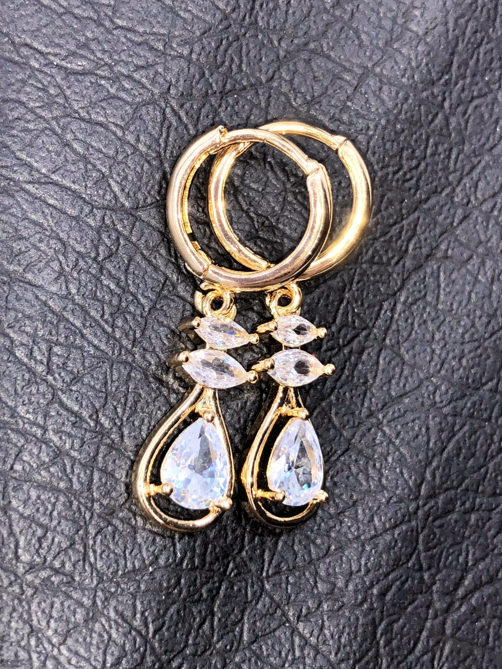 گوشواره طرح کریستالی