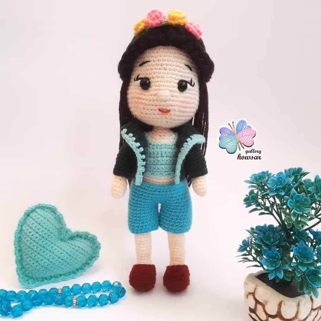 عروسک دختر زیبا دستبافت شهر عروسکی کوثر