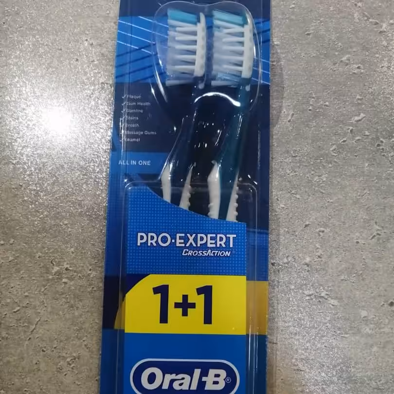 مسواک اصلی اورال بی دو قلو (oral-B)