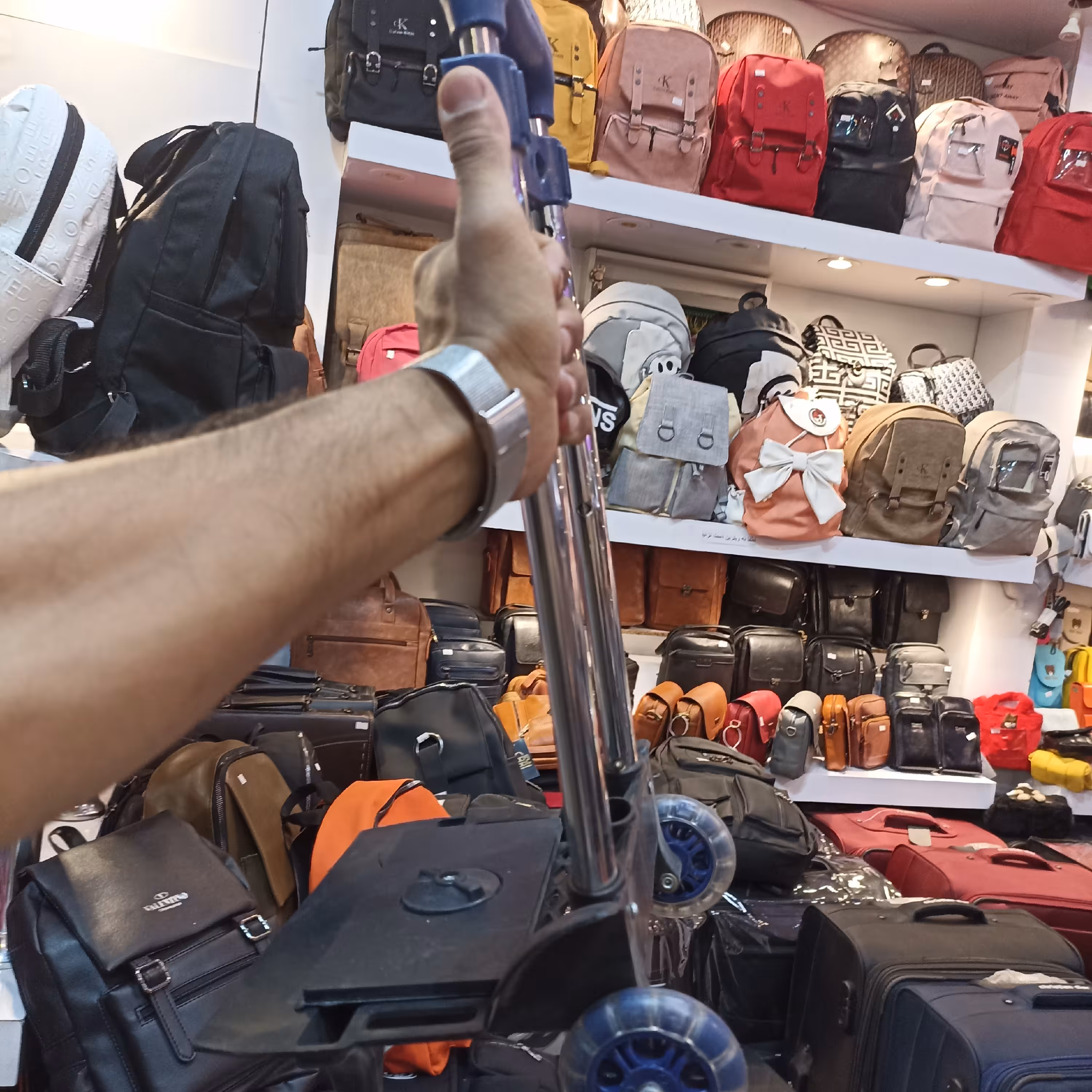 چرخ کوله چرخ کیف پایه کیف لاستیک کیف چرخ کیف ژله اب چرخ کوله ژله ای کیف کوله کوله پشتی کوله چرخ کوله اربعین گاری کوله