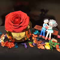 باکس موزیکال  گل رز جاودان سایز کینگ یابزرگ رنگ قرمز