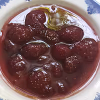 مربای توت فرنگی خانگی 500گرمی