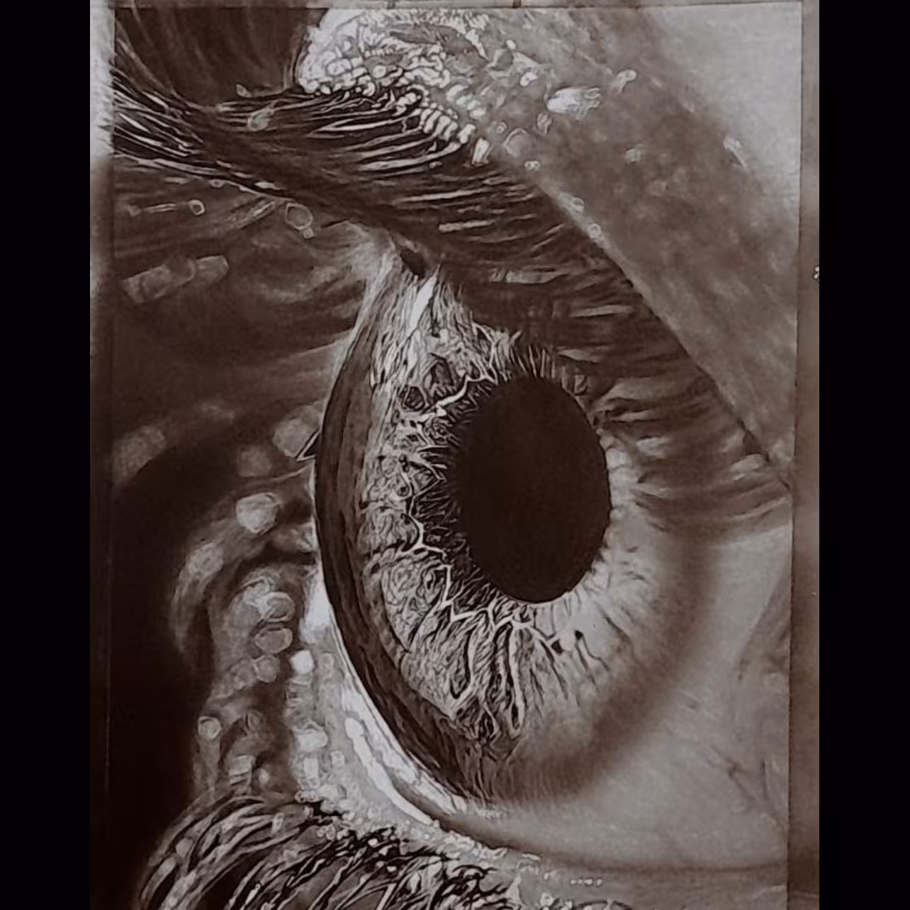 نقاشی سیاه قلم هایپر رئال