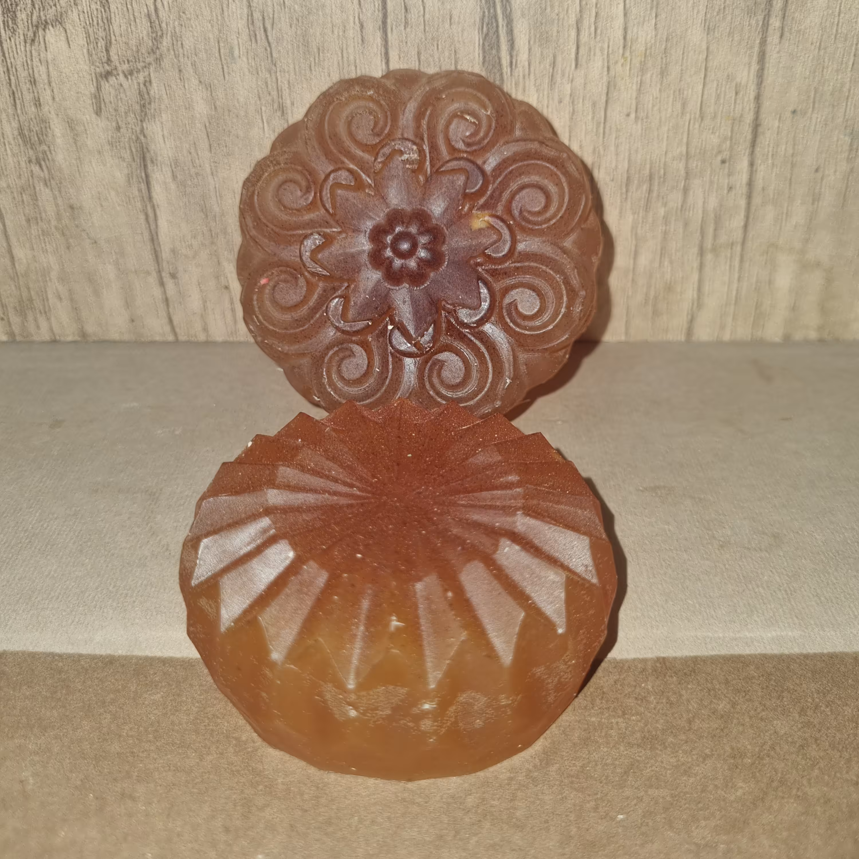 صابون گلیسیرینه ی زردچوبه روشن کننده ی پوست 65 گرمی