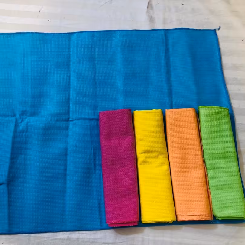 دستمال رنگی