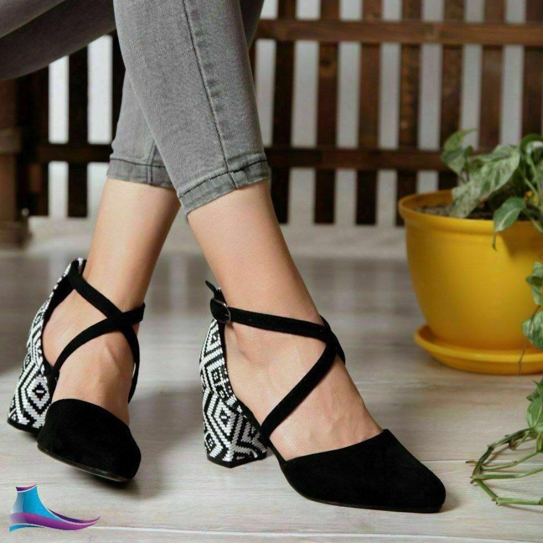 کفش مجلسی
کد 199
قالب استاندارد
جنس عالی
پاشنه 5 سانت
size36ta41