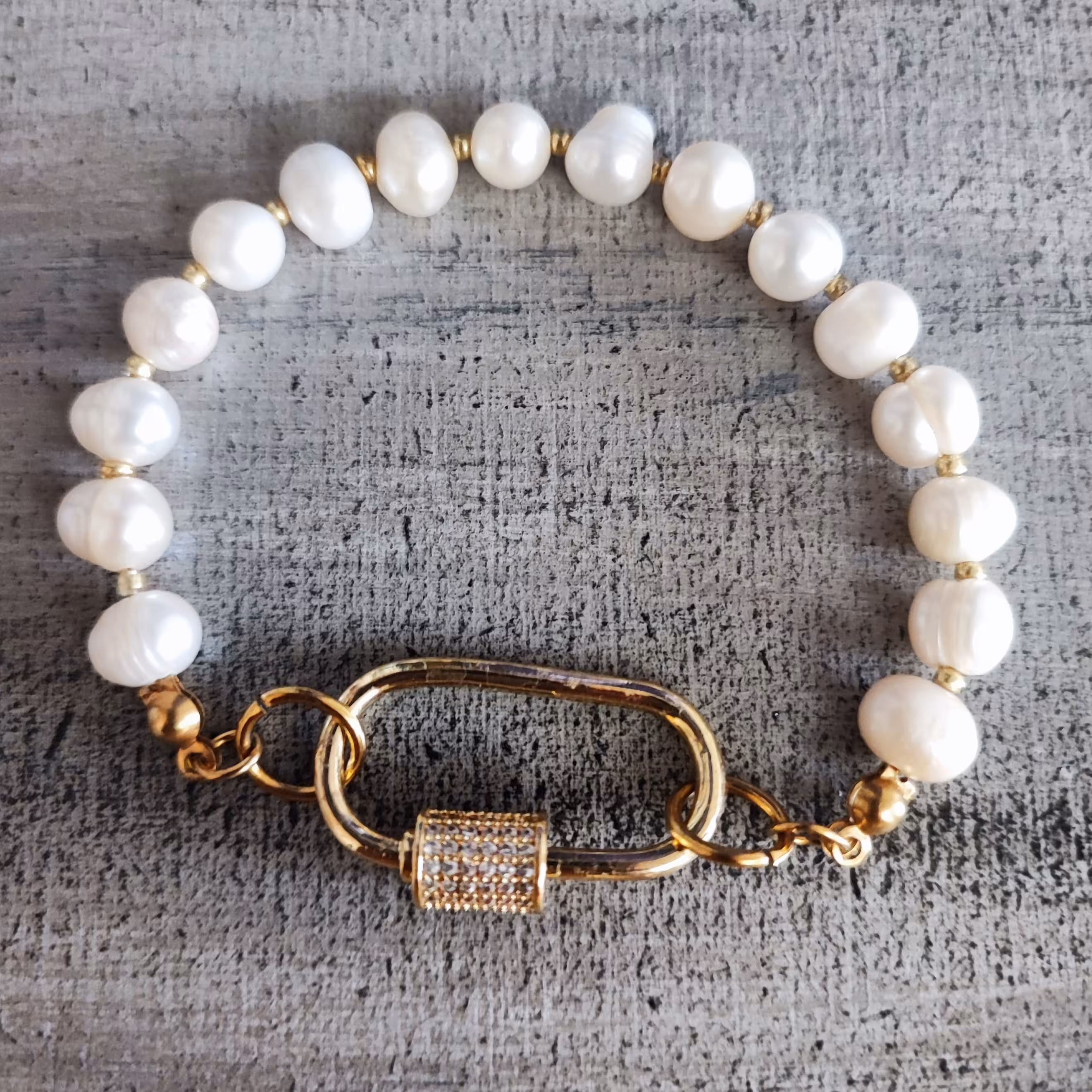 دستبند مروارید طبیعی