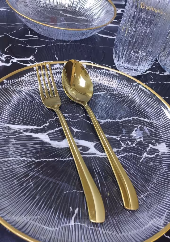 قاشق و چنگال یونیک طلایی