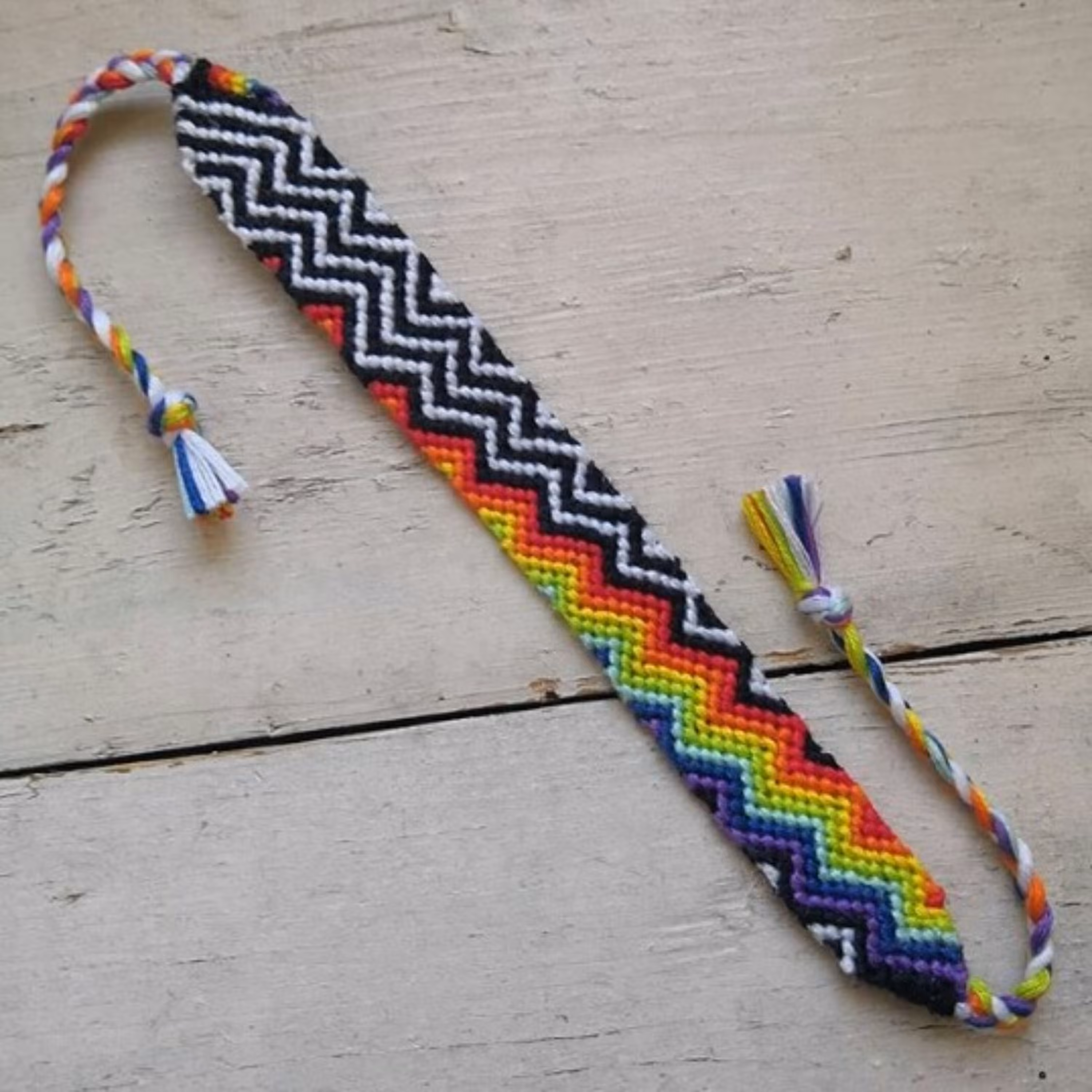 دستبند دوستی طرح زیگزاگ جدید کد 103