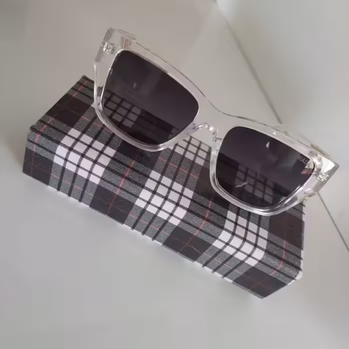 عینک زنانه  دخترانه  

یووی 400  محافظت از نور خورشید

