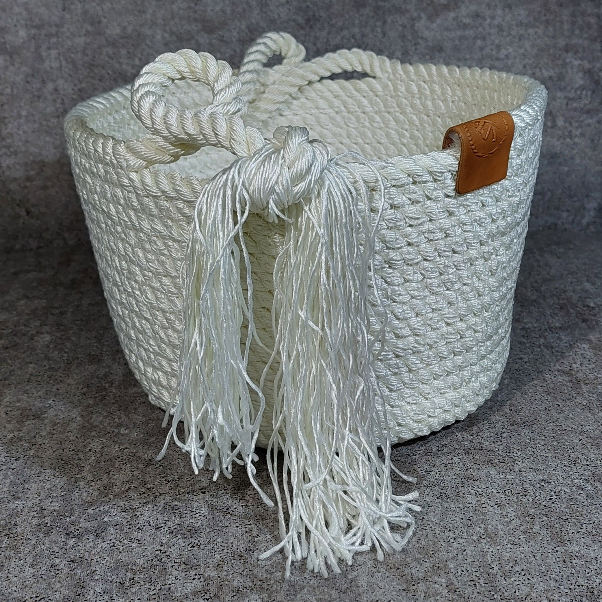 سبد رخت و میوه ثمین - سفید