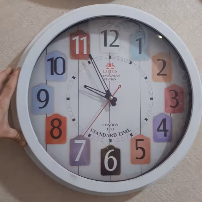 ساعت دیواری لوتوس شیک و زیبا