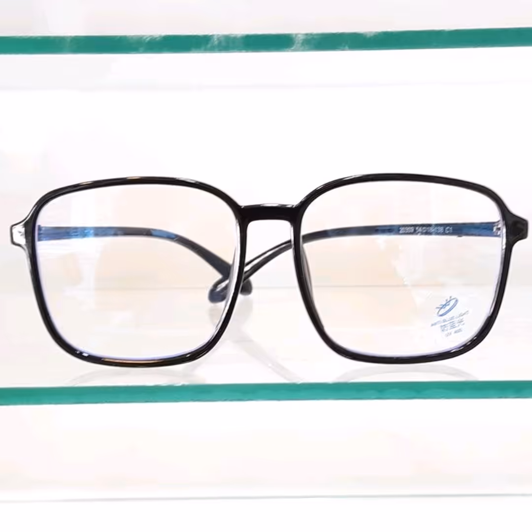 عینک طبی  سایز بزرگ  همراه با عدسی نمره مثبت 2