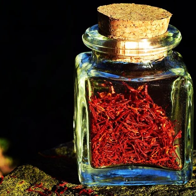 زعفران مرغوب محصول تربت حیدریه مهد زعفران جهان