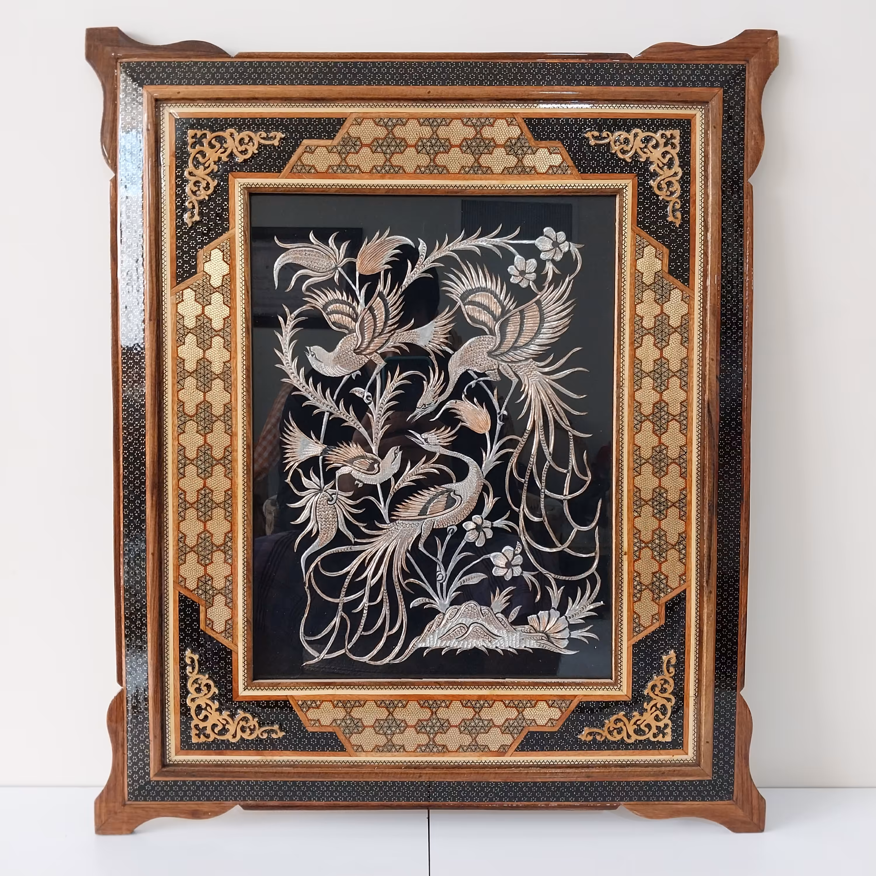 تابلو قلم زنی روی مس با قاب خاتم کاری صلیبی نفیس ( سایز 54 در 64 سانتی متری )(ارسال رایگان)