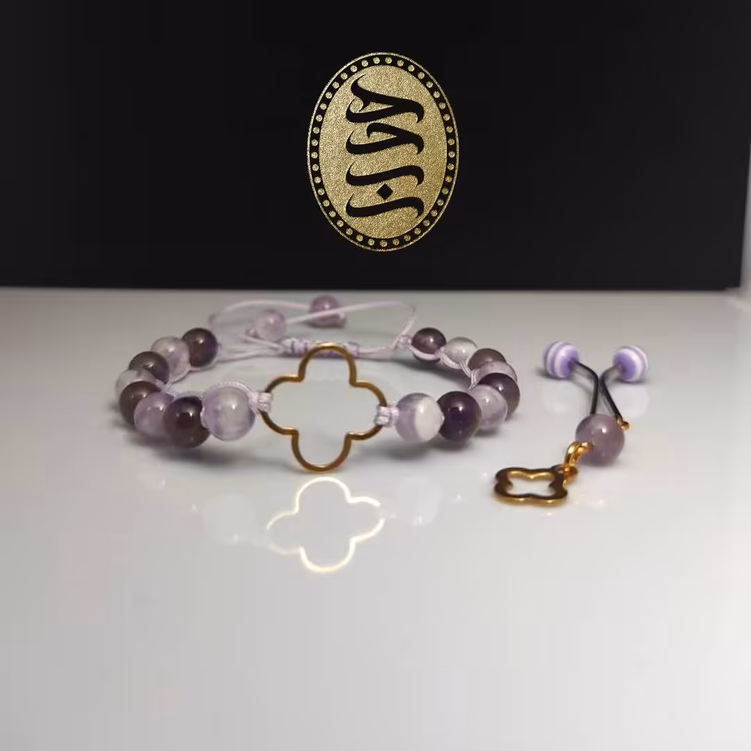 دستبند سنگ طبیعی آمیتیست بنفش به همراه گیره روسری کد محصول 13102