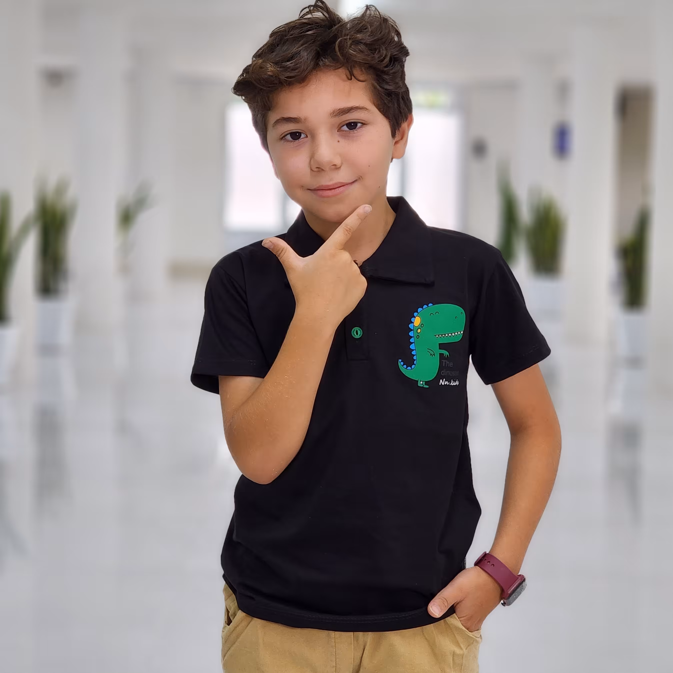 تیشرت مشکی طرح دایناسور سبز