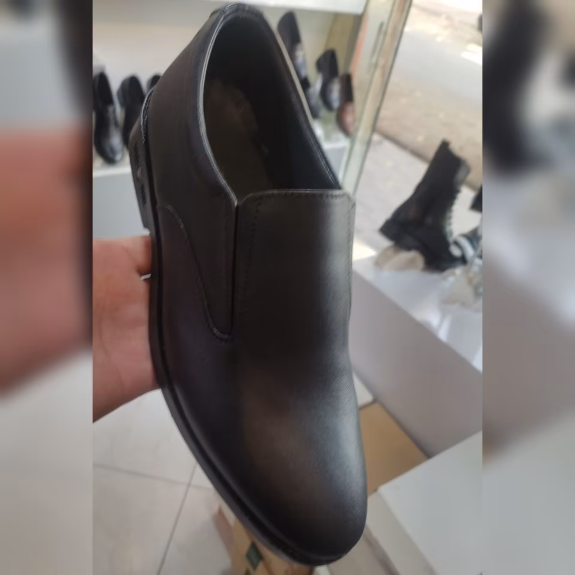 کفش مردانه چرم طبیعی ( رویه و آستر و کفی داخل همه چرم طبیعی هستند با زیره پیو نرم و سبک و راحت) مدل F