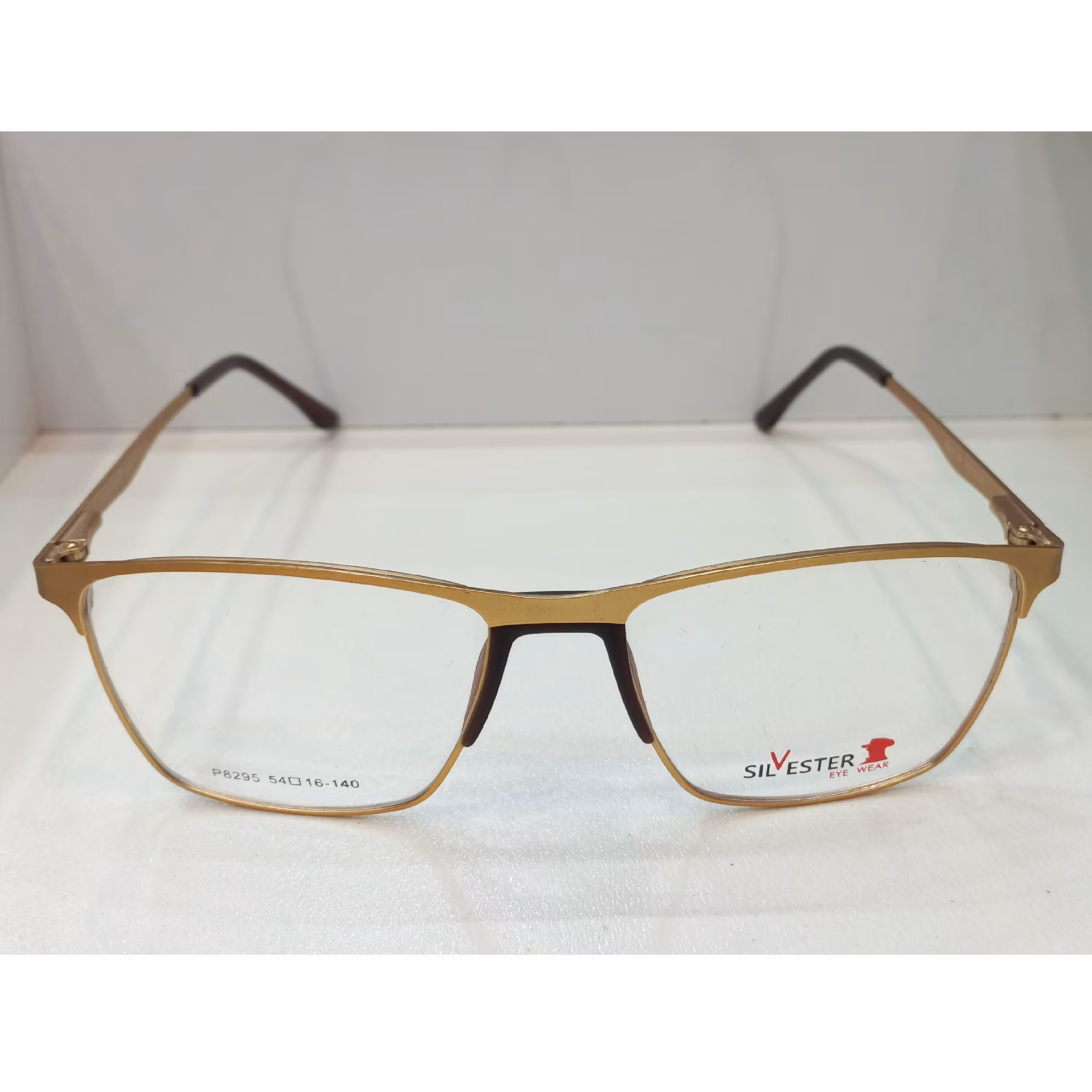    عینک طبی اسپرت سیلوستر SILVESTER ساخت تر کیه با پدروی بینی یک تکه کائوچویی . دسته ها فنری ومقاوم برای ساخت هرنوع عدسی